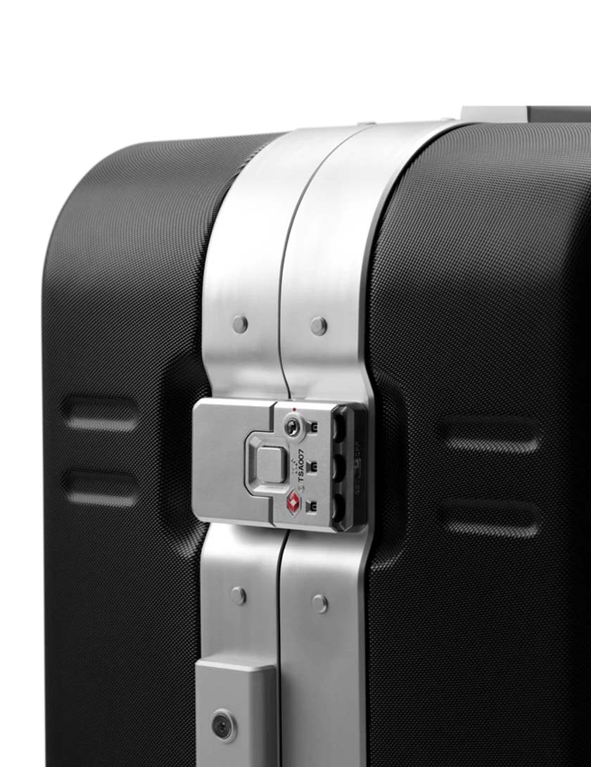 Db Ramverk Pro Check-in Luggage Medium 67 litres - Silver