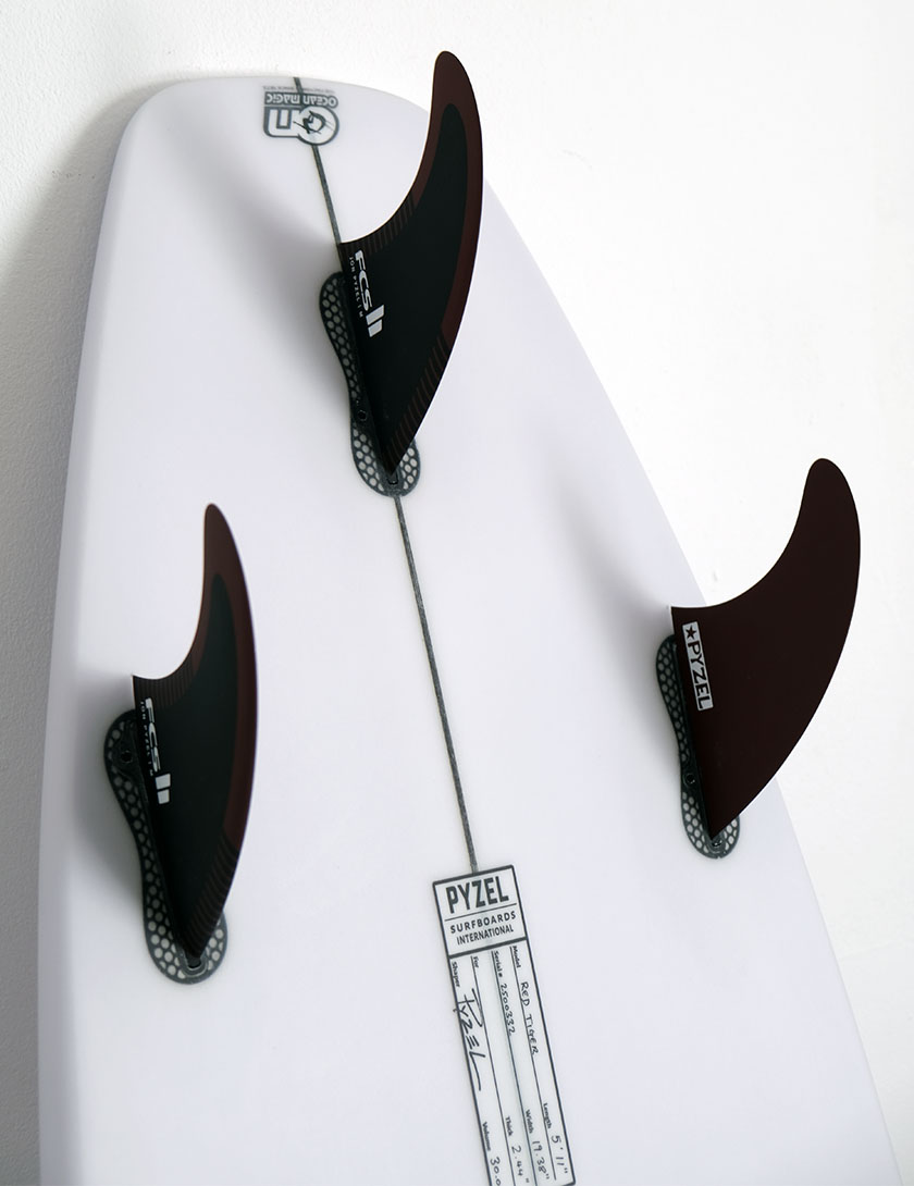 FCS II Pyzel PC Tri Fins Medium - Black/Shiraz