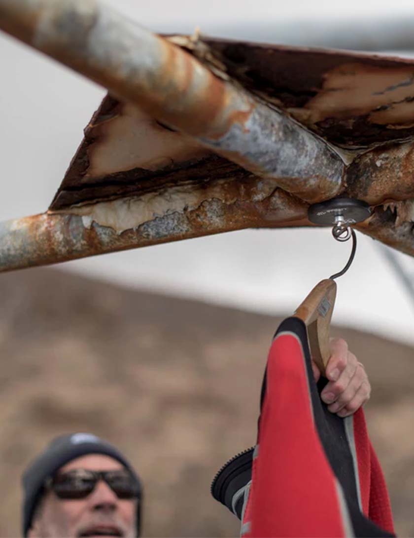 Northcore Hook Up Magnetic Wetsuit Hanger - Black 