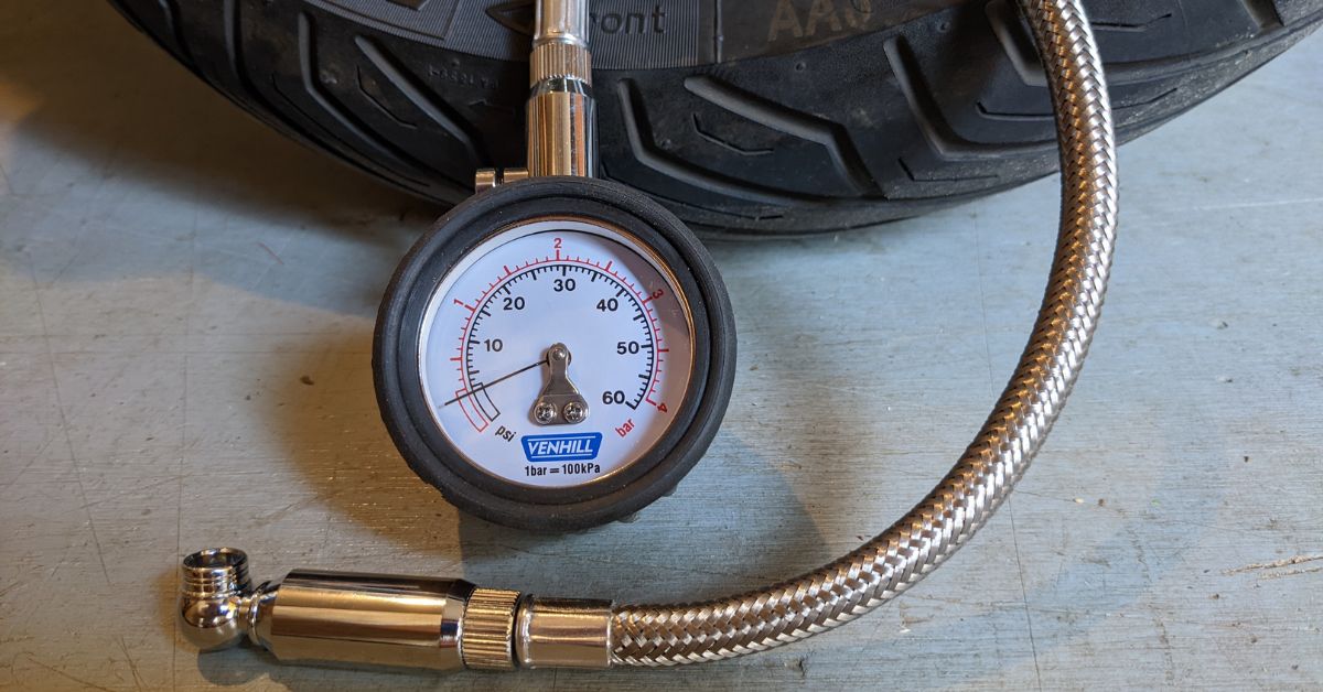 Motorcycle tyre pressure gauge