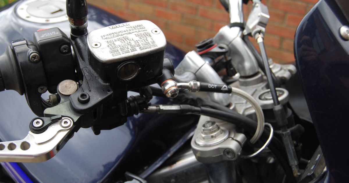 Motorcycle braking hose and system