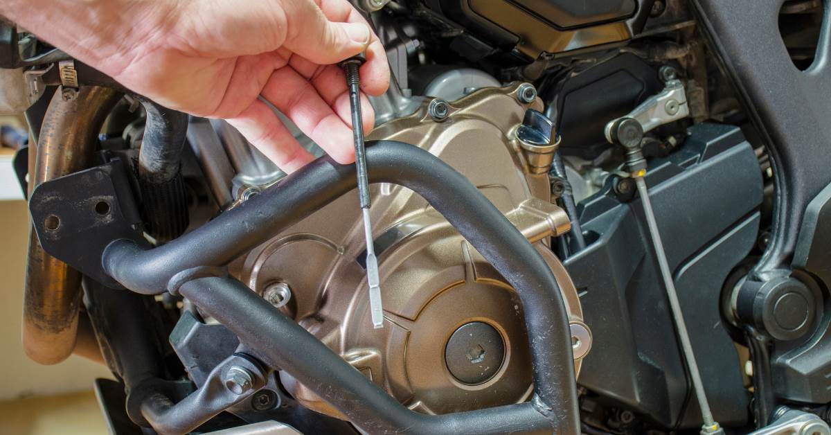 motorcycle oil level check