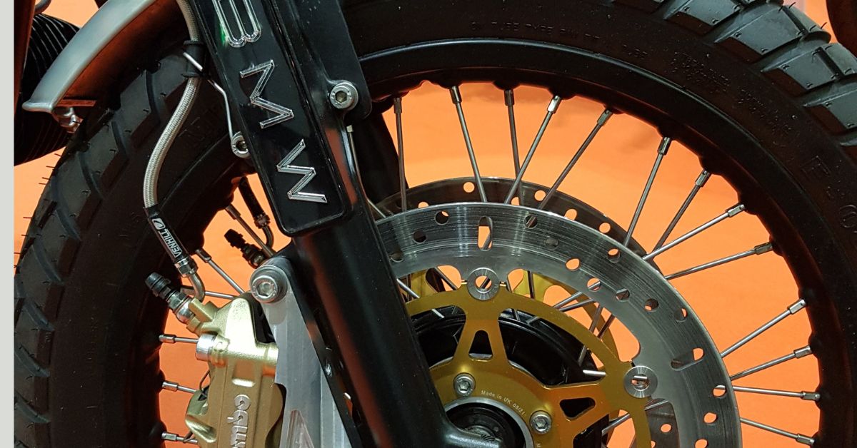 Venhill braided brake lines on BMW bobber